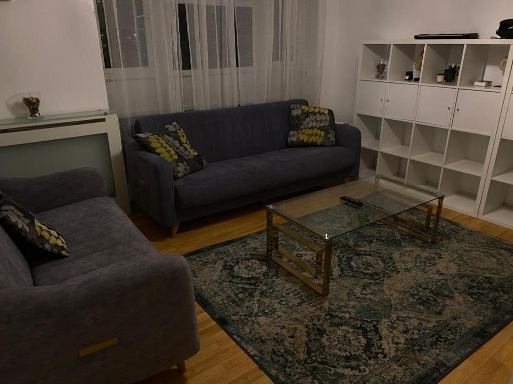 Appartamento A Modern Flat In Southeast Londra Esterno foto