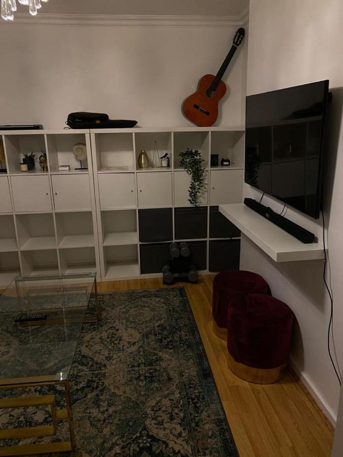 Appartamento A Modern Flat In Southeast Londra Esterno foto